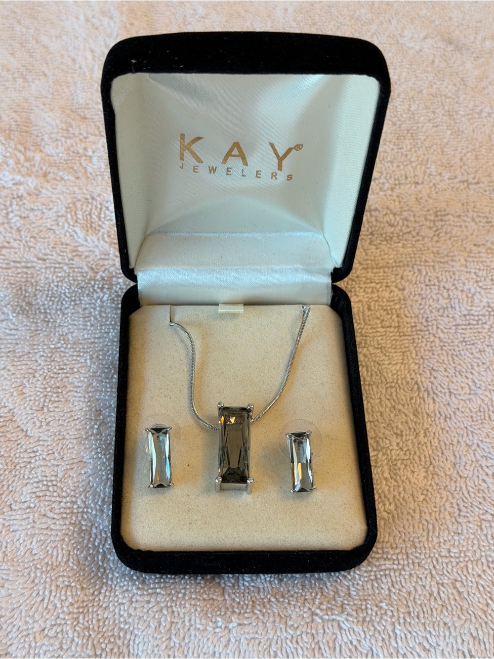 Kay Jewelers Silver Gray Rectangular Pendant and Earring Set